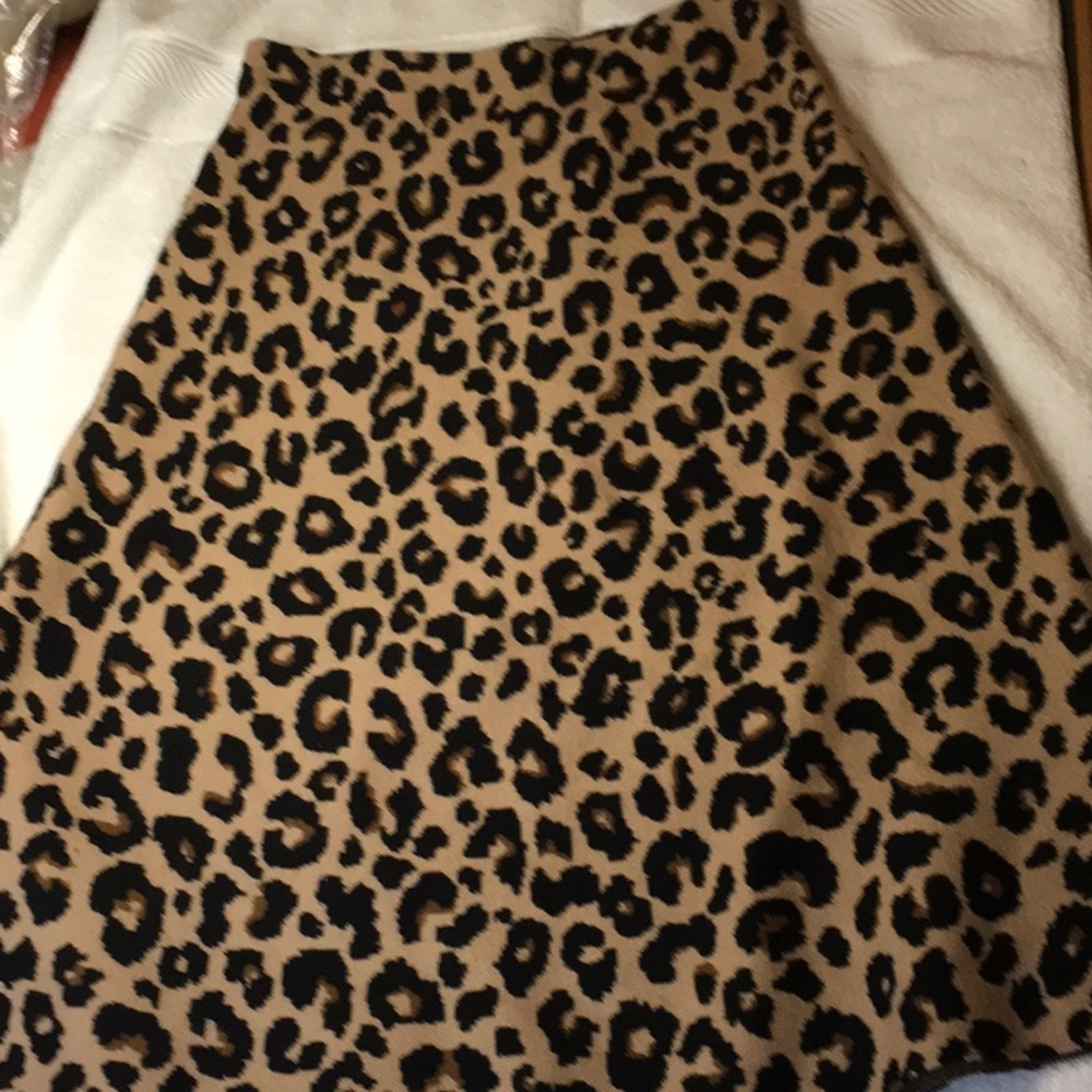 Ann Taylor sweater knit leopard skirt